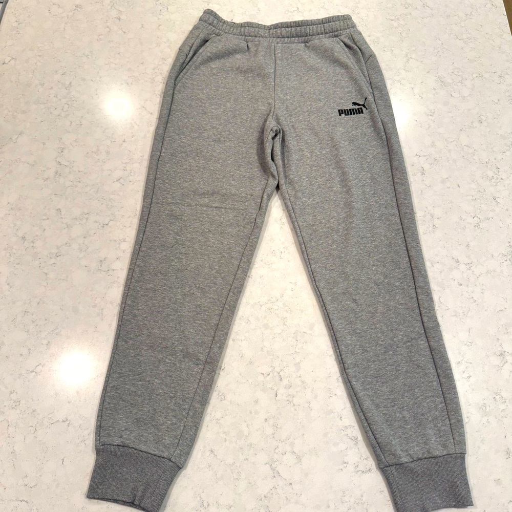 NWT Puma Men's Medium Gray Joggers Sweatpants w/ Pockets Bottoms Athletic Comfy